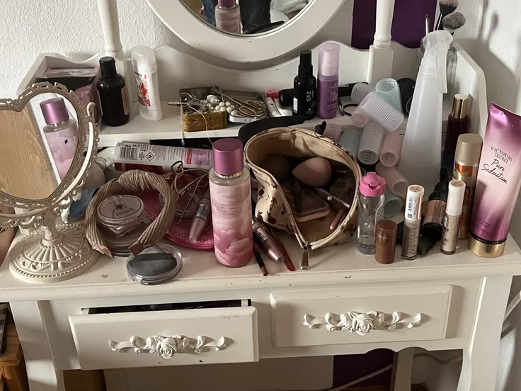 Messy aesthetic